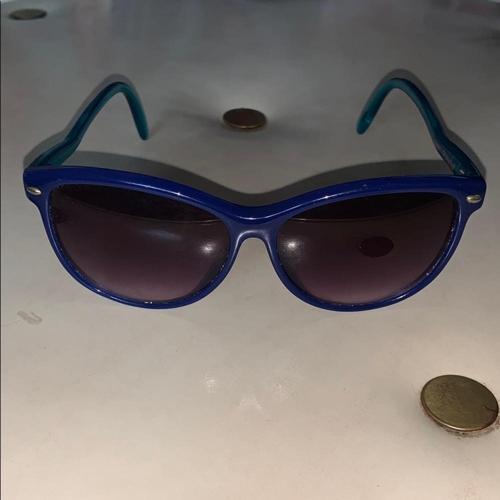 Betsey Johnson super fun sunglasses